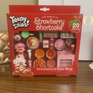 Strawberry Shortcake Bake Shop Playset 221